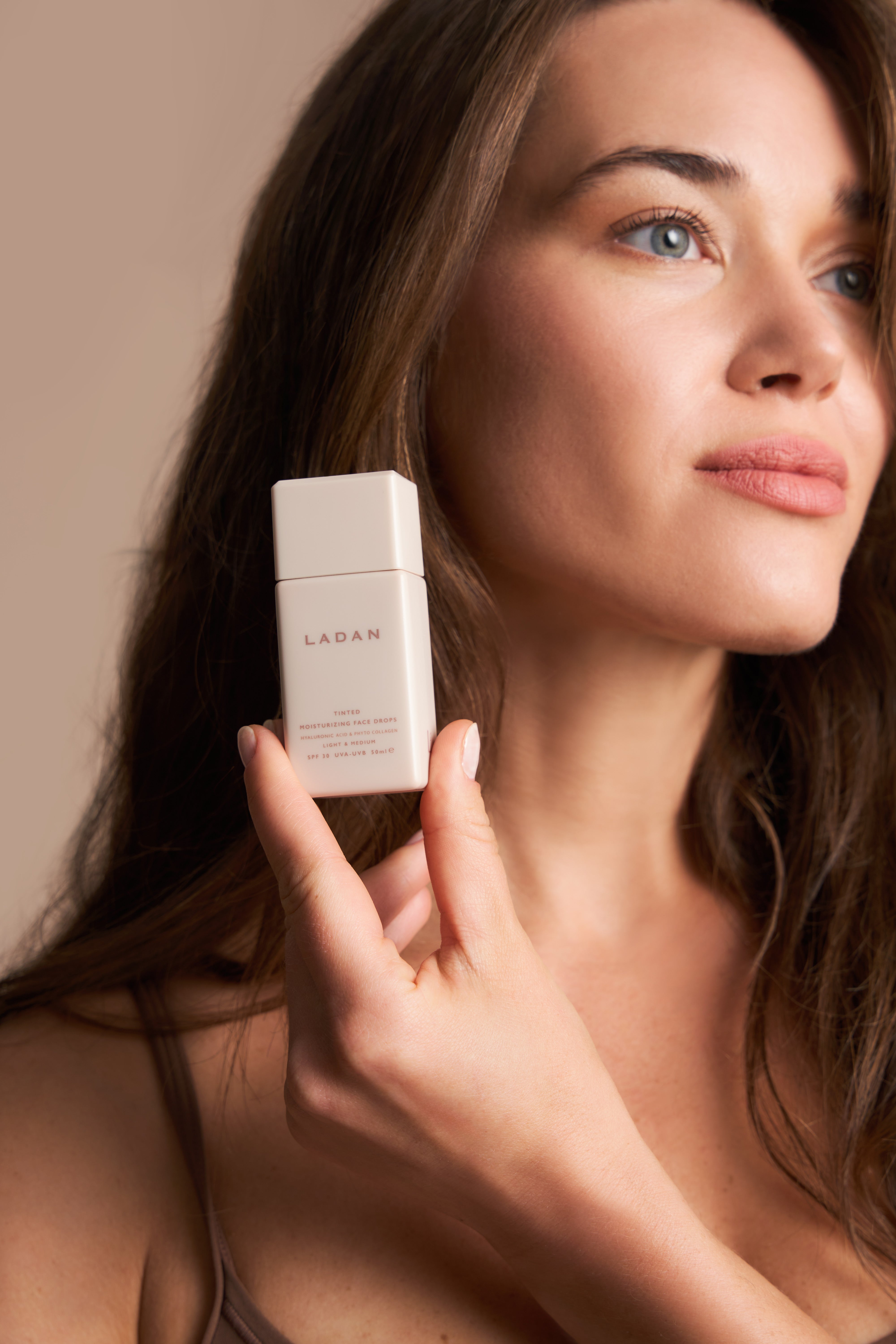 Renkli Nemlendirici Güneş Kremi Yüz Damlaları