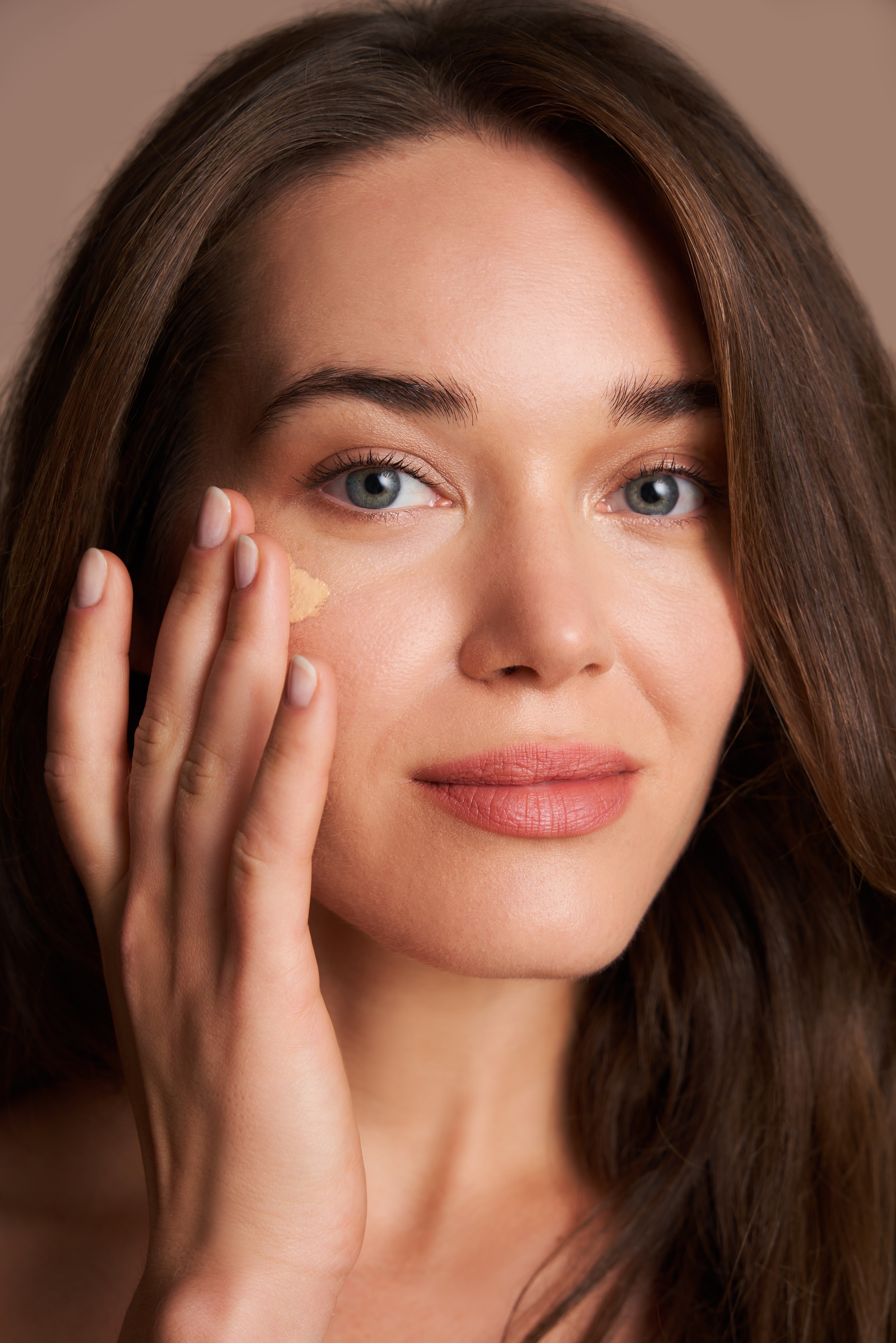 Renkli Nemlendirici Güneş Kremi Yüz Damlaları