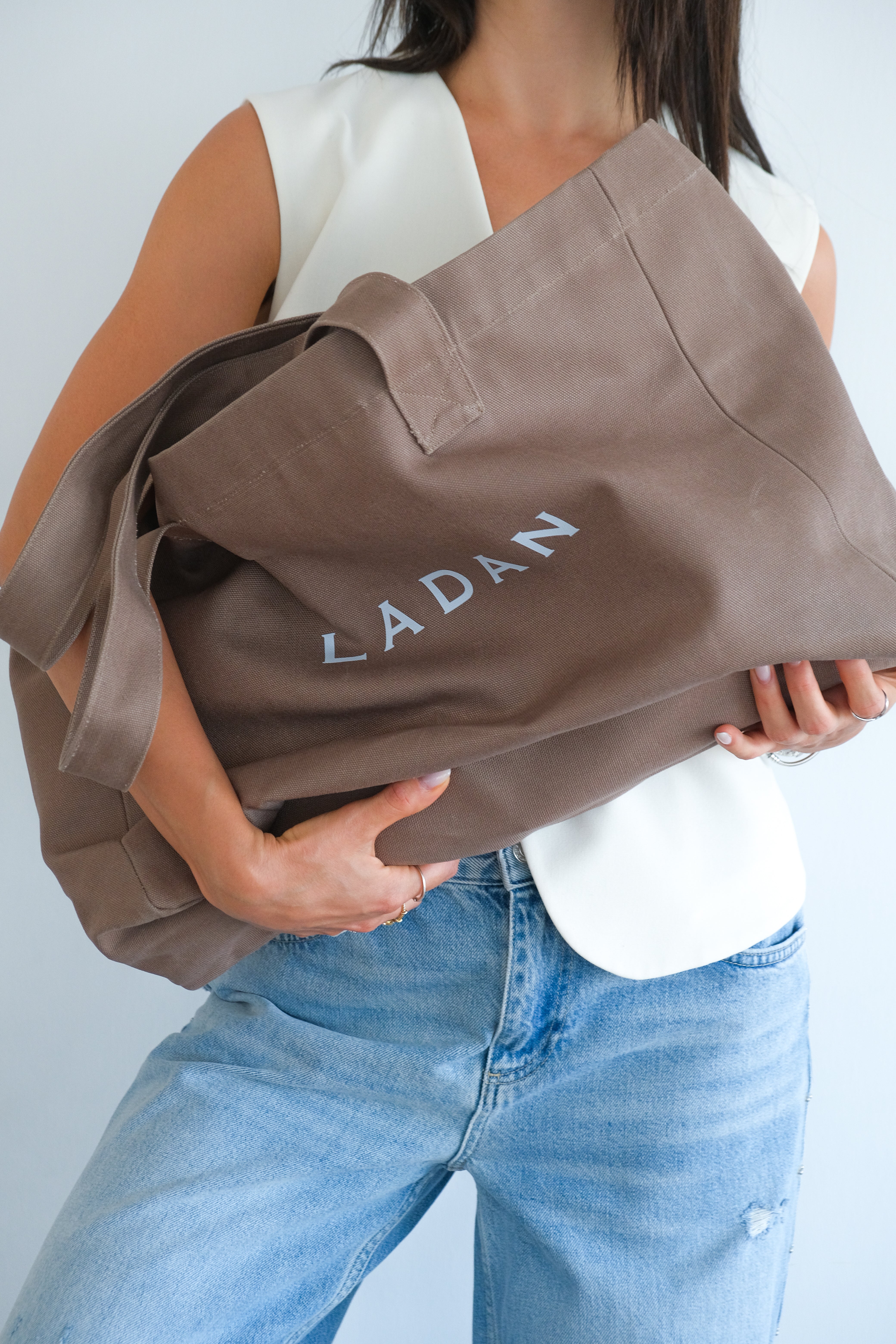 What Should Actually Be in Your Summer Bag?